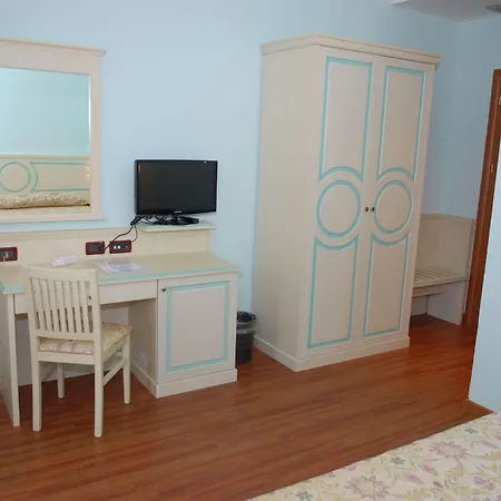 普拉莎酒店 酒店