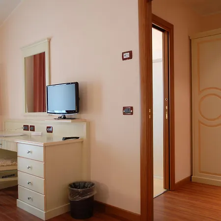 普拉莎酒店 酒店