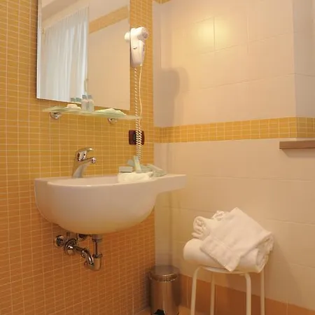 Plazza Hotel 3*
