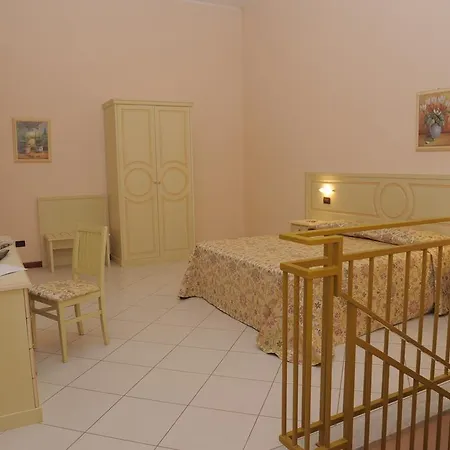 Hotel Plazza Porcari