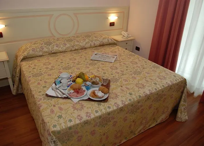 Plazza فندق Porcari