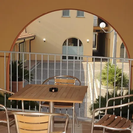 Hotel Plazza 3*